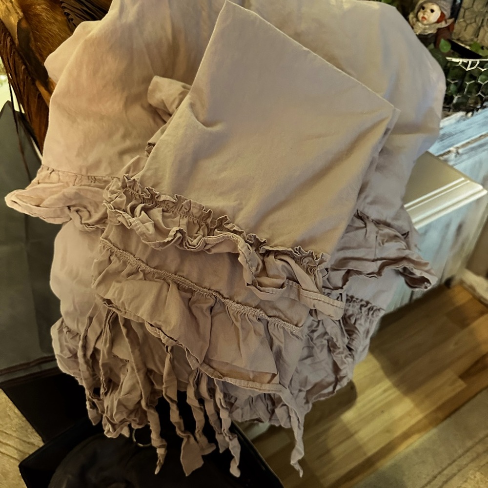 Queen duvet and two shams